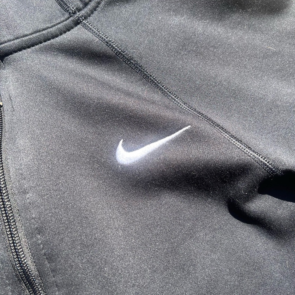 Big Kids' Therma-FIT Black Training Hoodie medium - Picture 3 of 7